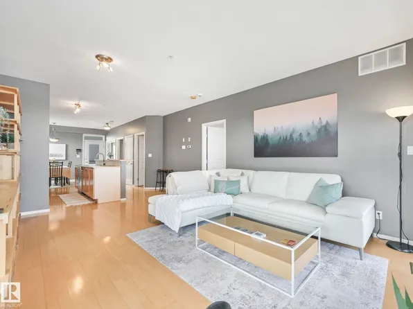 9804 101st St NW #201, Edmonton, AB T5K 2X3