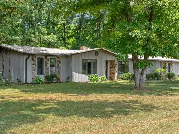 2137 State Highway 62 E, Julian, NC 27283