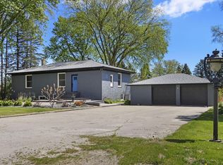 6739 Sportsman Dr, Racine, WI 53402