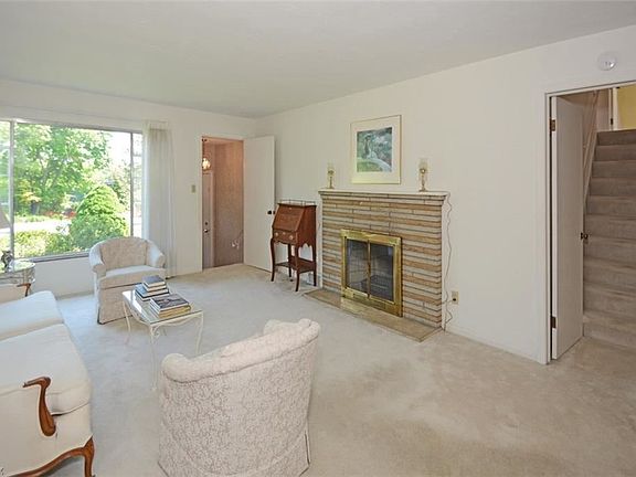 3rd image of 19355 Beach Cliff Blvd