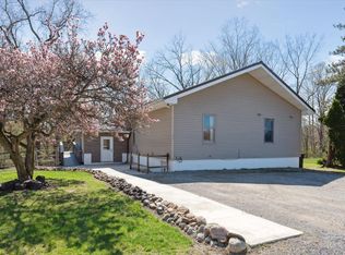 7410 Warwick Rd, Hudson, MI 49247