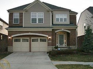 45167 Bartlett Dr, Novi, MI 48377
