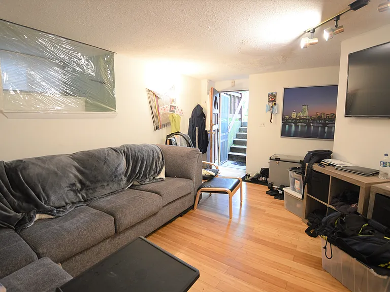 21 Kinross Rd #1 — Photo 9