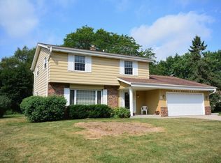 W136S6947 Hale Park Dr, Muskego, WI 53150