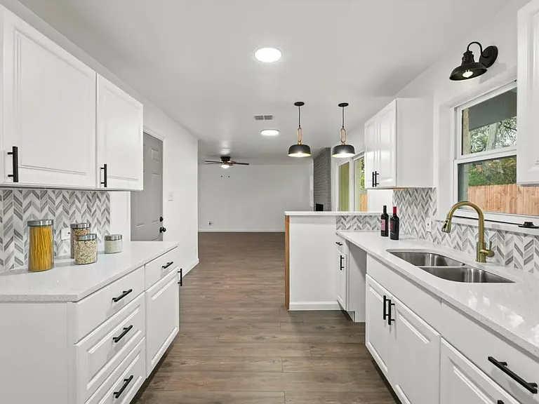 517 Gaye Ct — Photo 5
