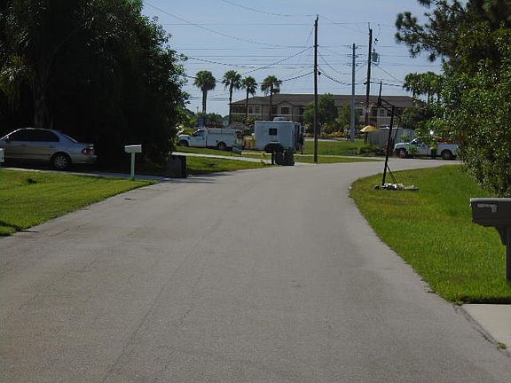 3rd image of 5565 NW Cruzan Ave