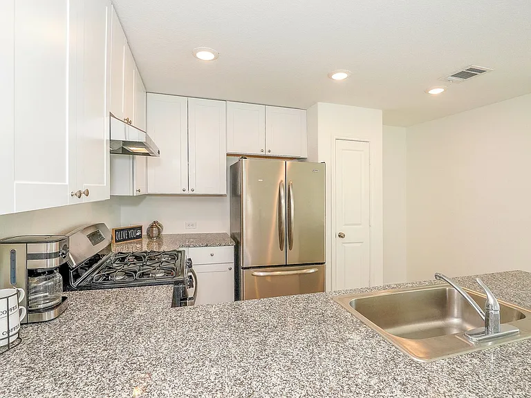 5926 Seaside Mnr — Photo 12