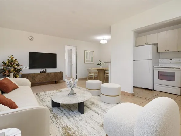 9375 SW 40th Ter APT 111, Miami, FL 33165