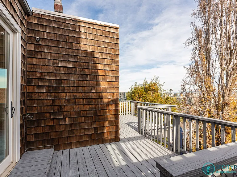 339 Texas St — Photo 31