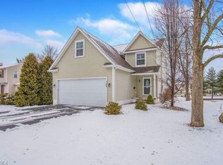 145 Hood Dr, Canfield, OH