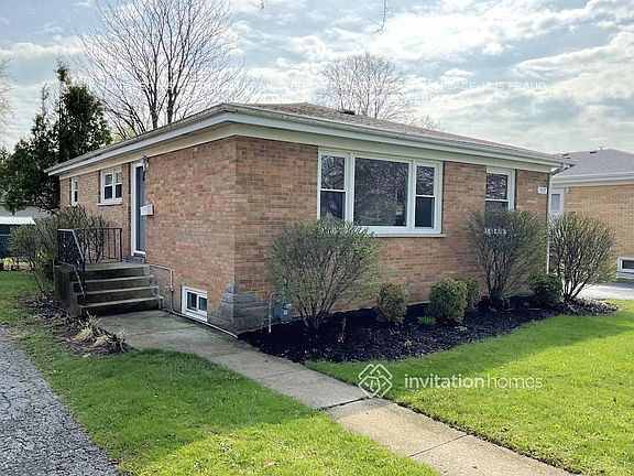 2nd image of 557 Sumac Rd