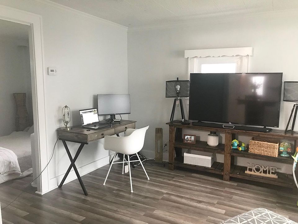 1st image of 93 Carlyle Ave