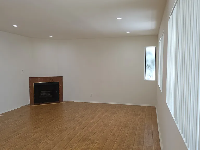 4220 Arch Dr #3 — Photo 2