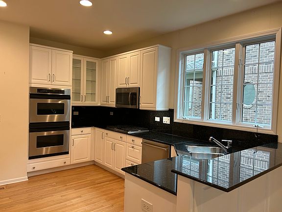 4th image of 2269 Royal Ridge Dr