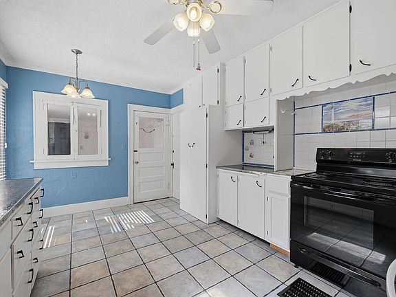 4th image of 927 N Litchfield Ave