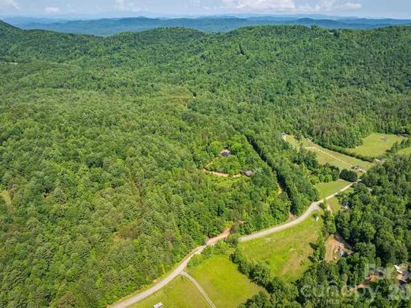 1533 McRary Creek Rd, Lenoir, NC 28645