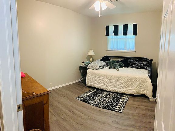 Bedroom 3 with closet