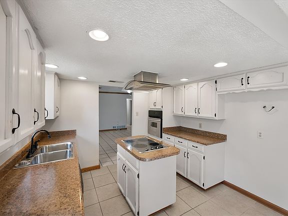 3rd image of 3724 Billie Faye Dr
