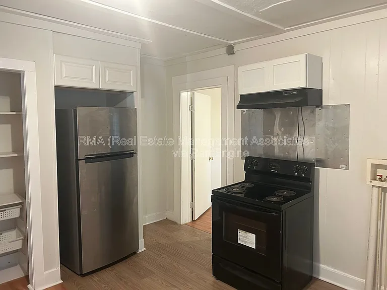 1104 Meriwether St — Photo 6