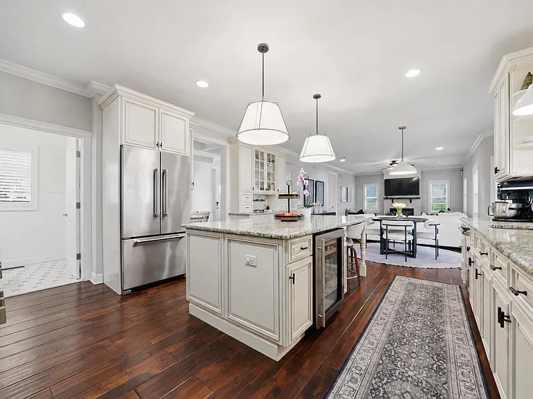 1233 Poplar Ave — Photo 12