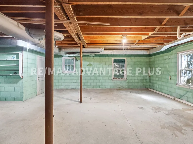 1004 Fourth Avenue Ext — Photo 35