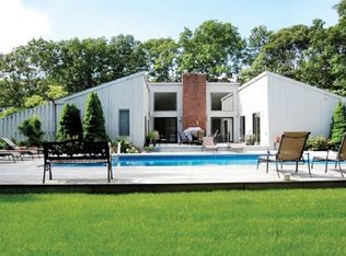 2737 Deerfield Rd, Sag Harbor, NY 11963