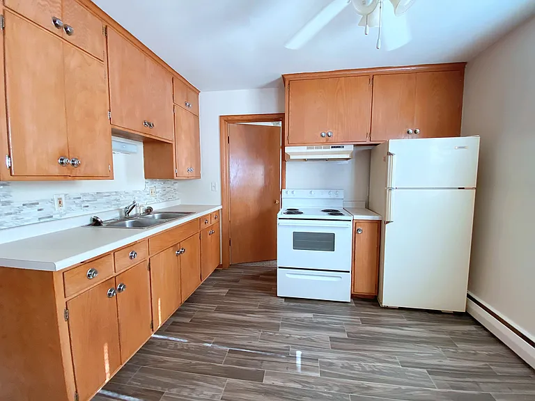 Annapolis Apartments — Photo 13