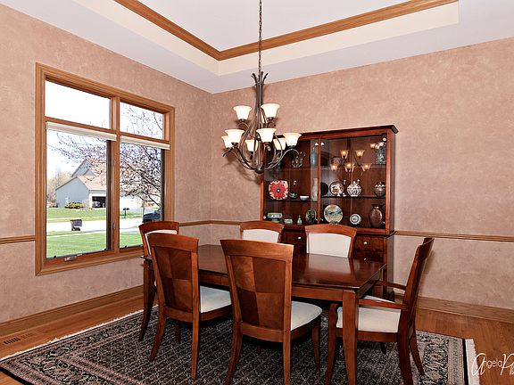 5th image of 3731 Creekside Ct