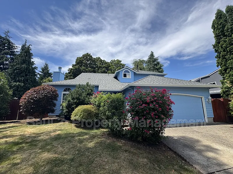 3 bed, 2.5 bath, 2005 sqft, $2,795 — Photo 2