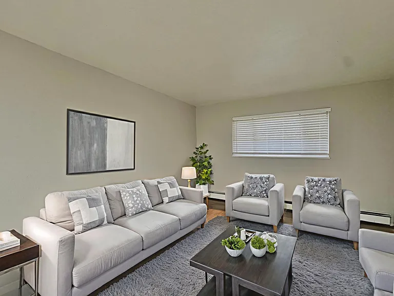Parklane Apartments — Photo 15