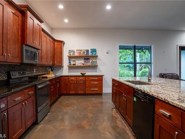 1561 Lynwood Ave, Fort Myers, FL 33901