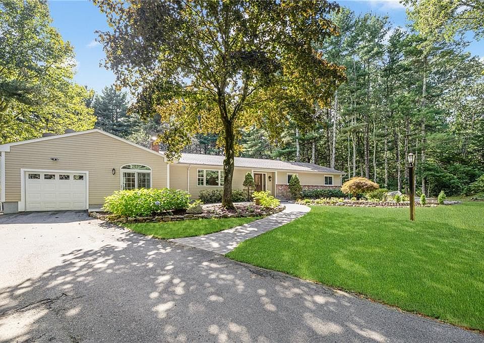 3720 Division Rd, East Greenwich, RI 02818 Zillow