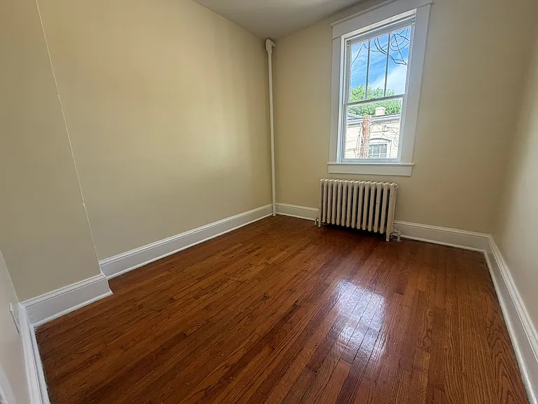 1003 Bank St — Photo 15
