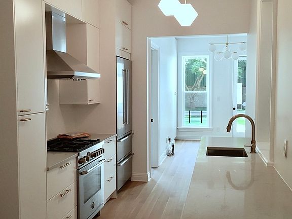 3rd image of 552 Prospect Ave Floor 1