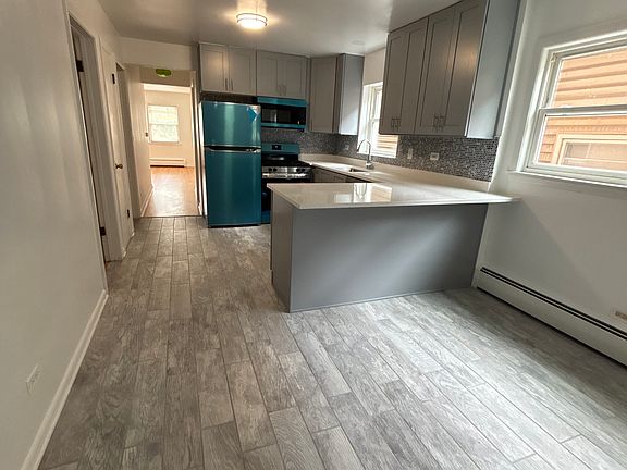 3rd image of 6241 W Montrose Ave #1