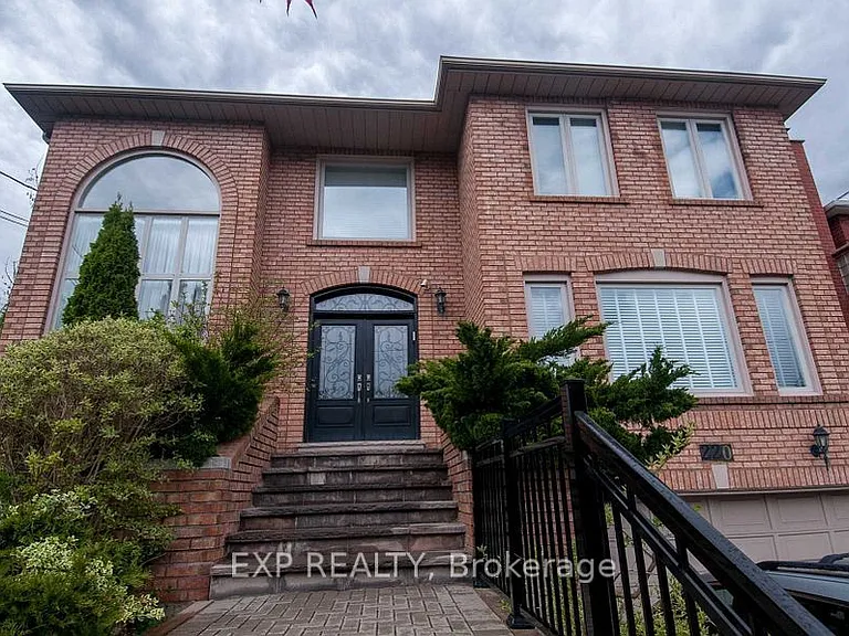 220 Viewmount Ave — Photo 2
