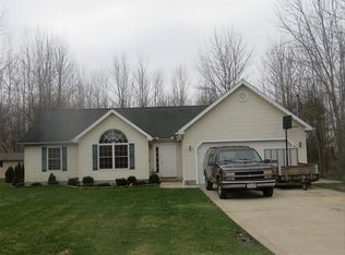 422 Conneaut Ter, Rock Creek, OH 44084