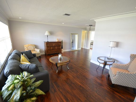 4th image of 2254 King Edwards Ct