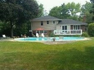 75 Burton Ln, Commack, NY 11725
