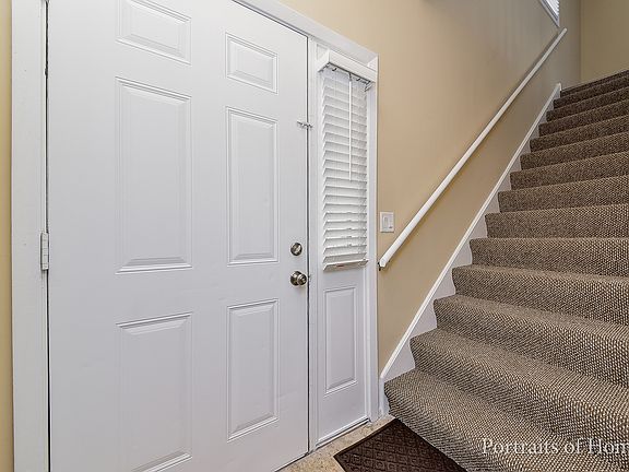 3rd image of 29W553 Winchester Cir S Unit 4