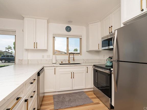 2nd image of 1025 Plover Way