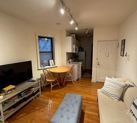3rd image of 217 W 16th St APT 3D