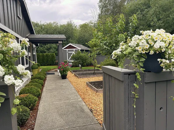 846 Phoenix St NE, Olympia, WA 98506