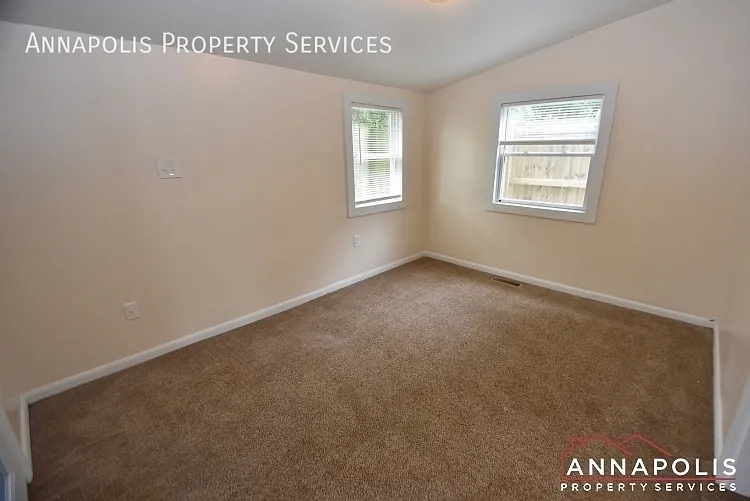 1395 bayside drive — Photo 4