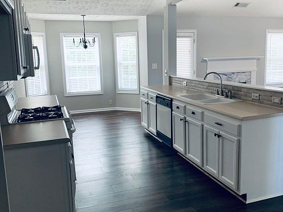4th image of 428 Tannenhill Pl