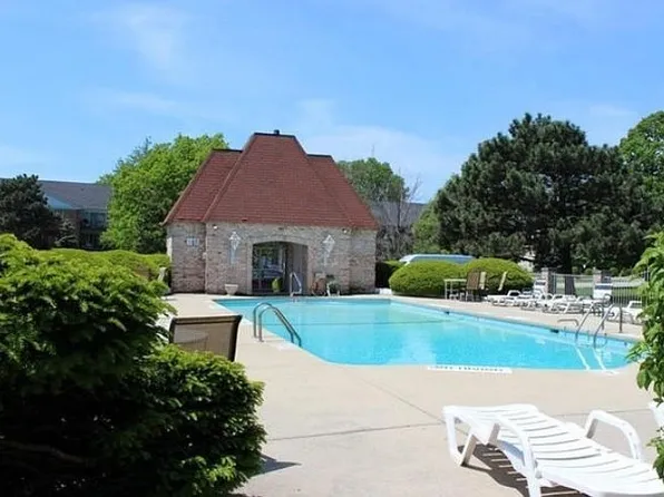 5000 Carriageway Dr APT 315, Rolling Meadows, IL 60008