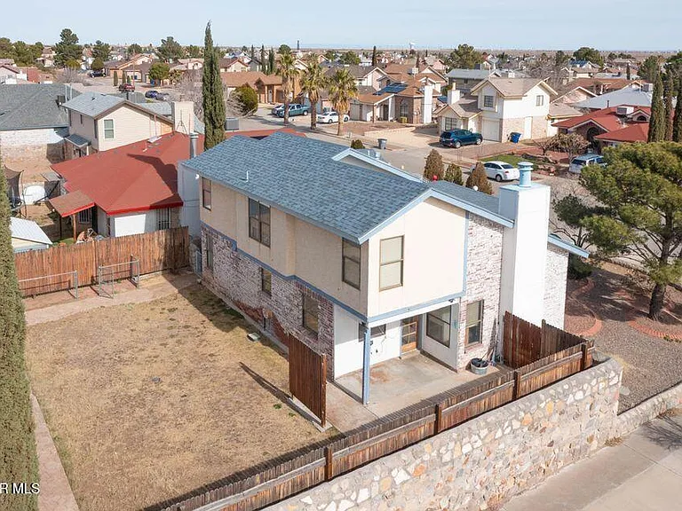 10901 Joe Dimaggio Cir — Photo 24