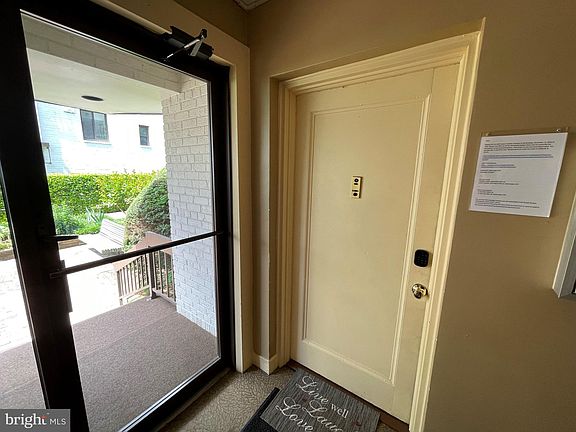 3rd image of 2606 Tunlaw Rd NW APT 1