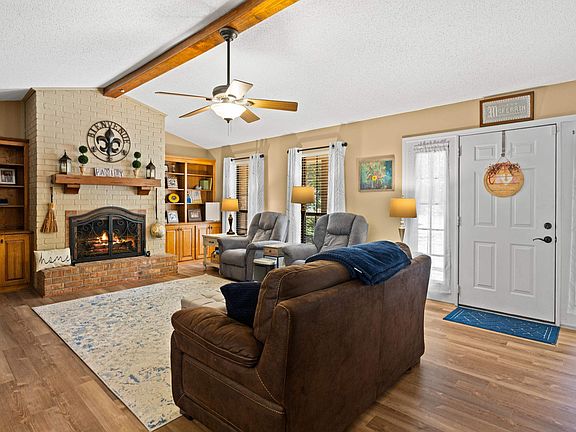 4th image of 492 Leisure Ln