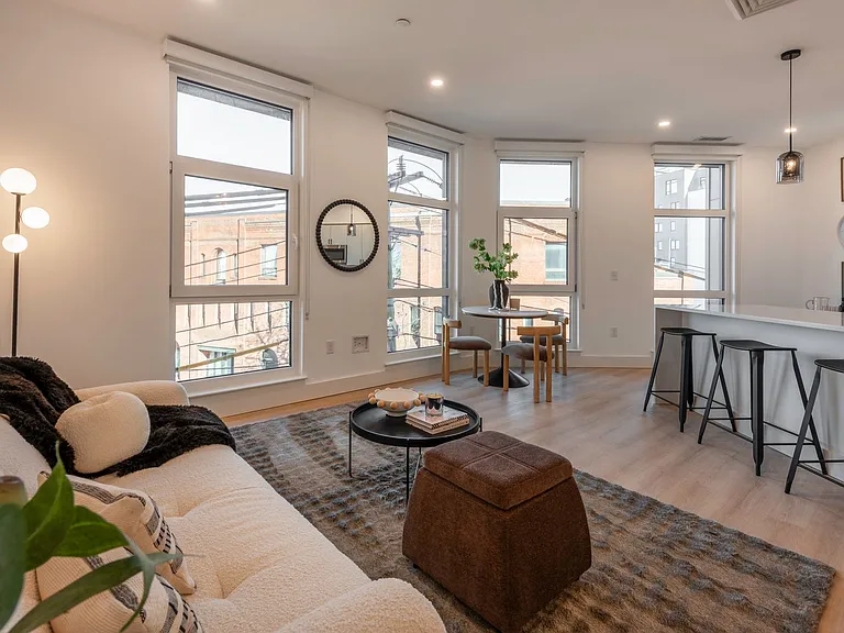 Verge Residences — Photo 37